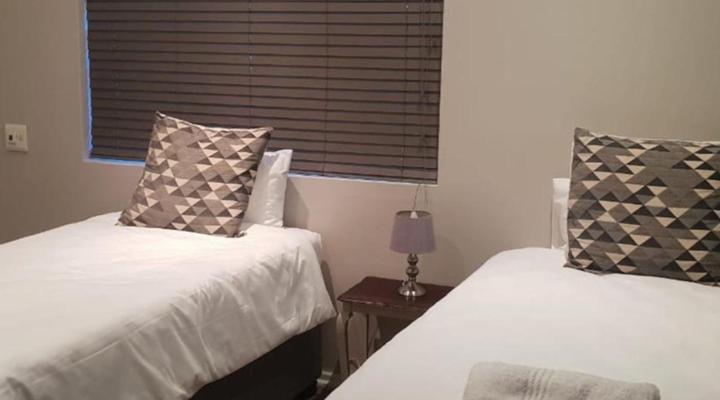 6 on Western Guest House