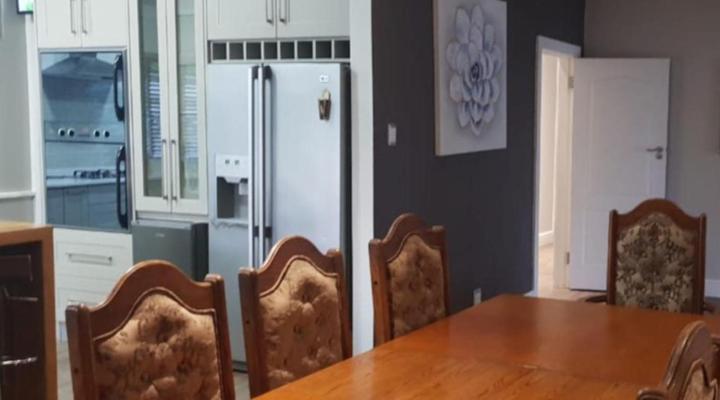 6 on Western Guest House