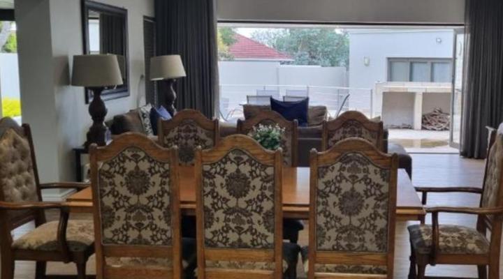 6 on Western Guest House