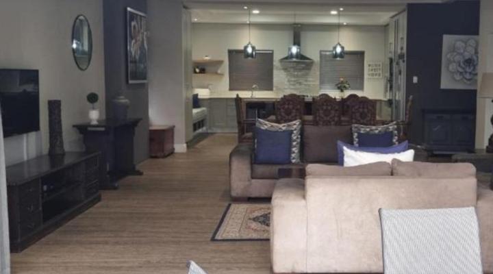 6 on Western Guest House