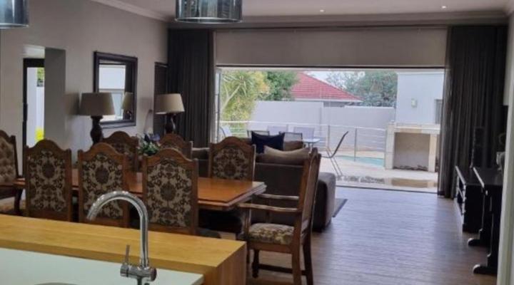 6 on Western Guest House