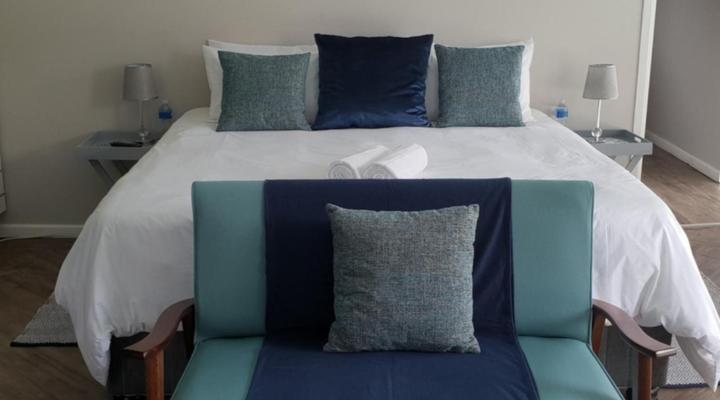 6 on Western Guest House