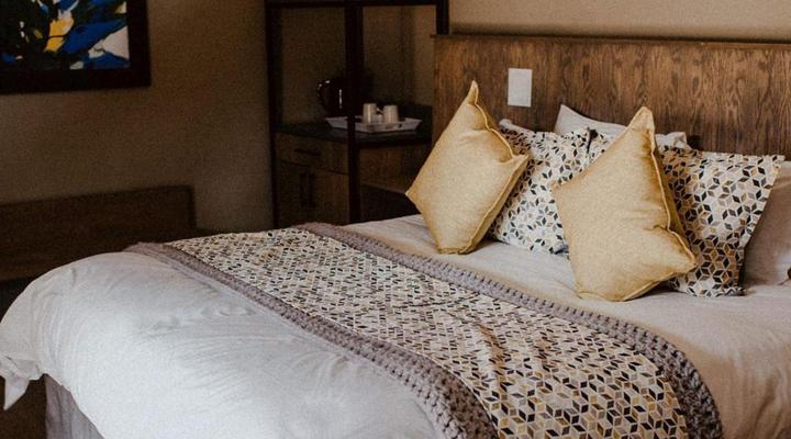 African Leaves Trout Lodge