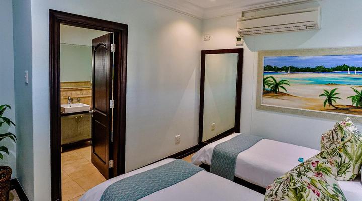 Sands Beach Breaks Manor On Main Beach Ballito