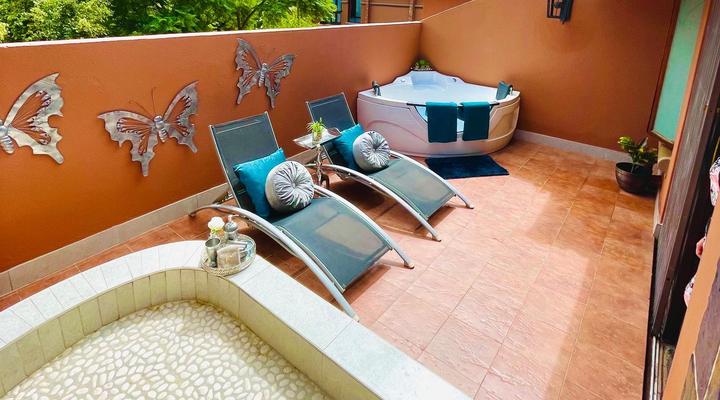 Gucci Manor Boutique Guesthouse