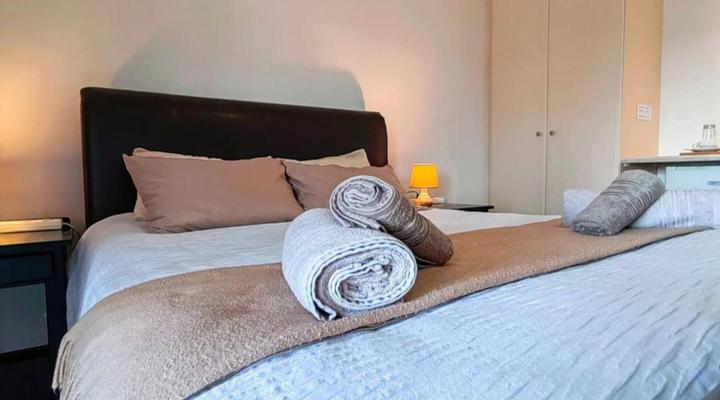 Aviators Paradise Guest House and B&B