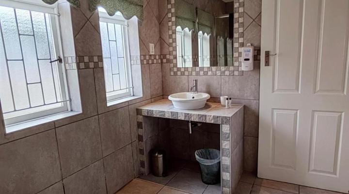 Aviators Paradise Guest House and B&B