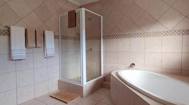 Aviators Paradise Guest House and B&B