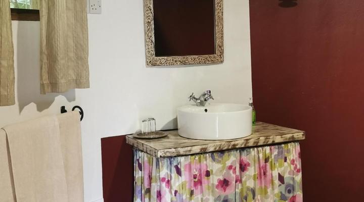 Mount Meru Game Lodge & Sanctuary