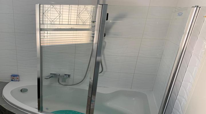 28 at Van Den Bos International Guest House