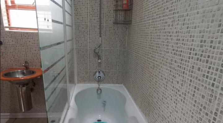 28 at Van Den Bos International Guest House