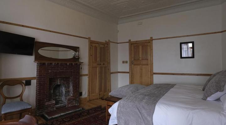 Fish Bird Art Deco Villa