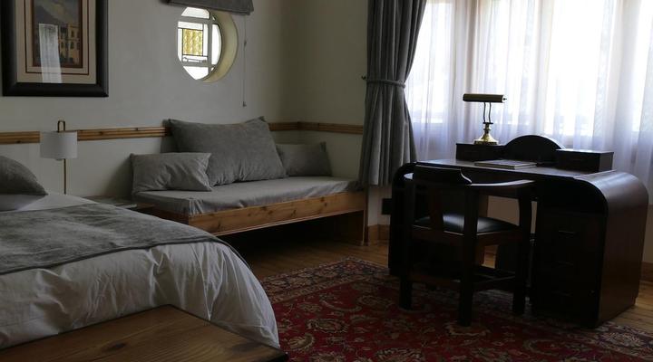 Fish Bird Art Deco Villa