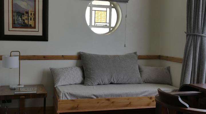 Fish Bird Art Deco Villa