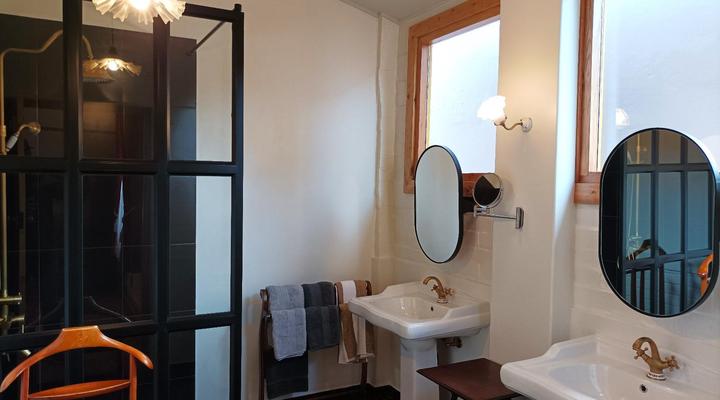 Fish Bird Art Deco Villa