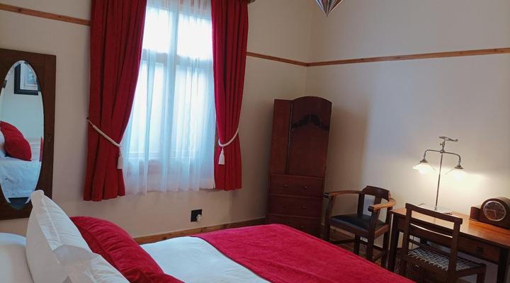 Fish Bird Art Deco Villa