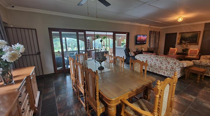 Riverrun Resort Farmhouse