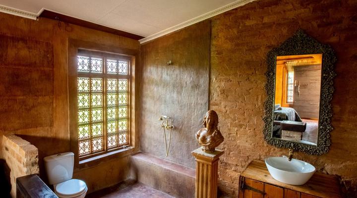 Equeen Inn at Castle Da Angelo