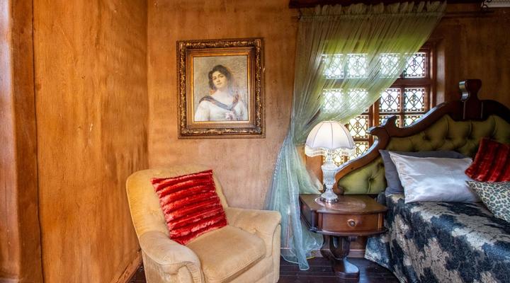 Equeen Inn at Castle Da Angelo