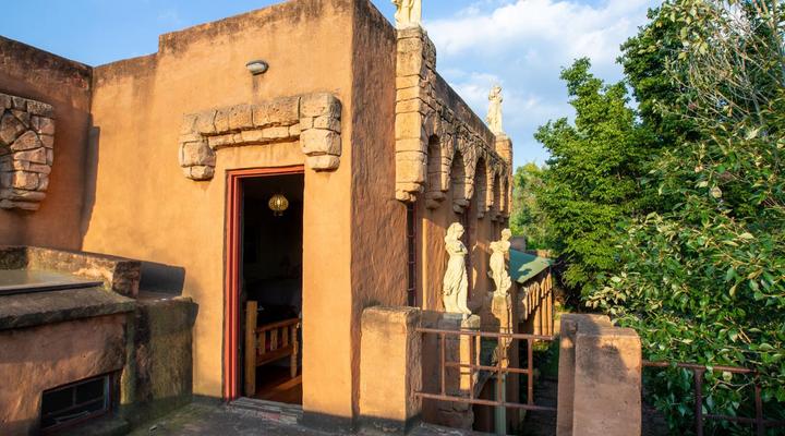 Equeen Inn at Castle Da Angelo