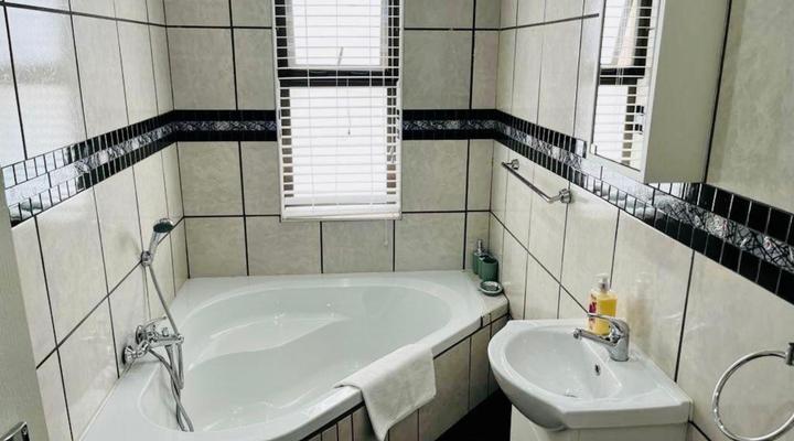 Friendz Guesthouse and Self Catering