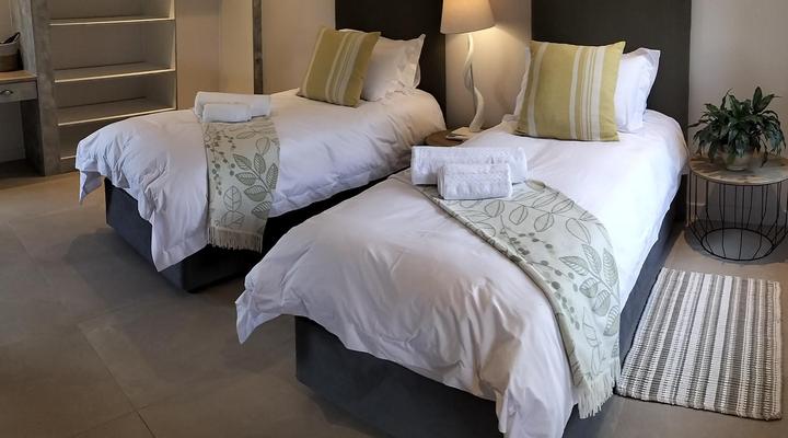 Little Dinokeng Bush Lodge