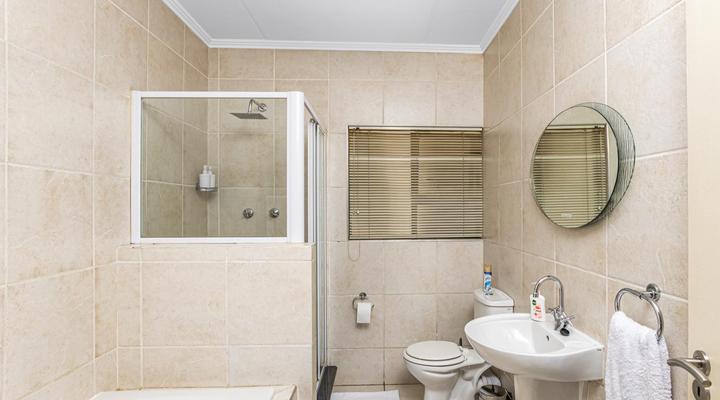 Sunninghill Spacious Executive Condo