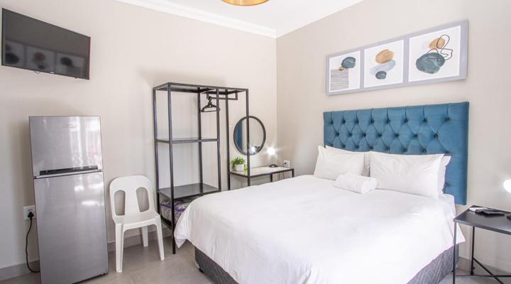 32 on Beardall Street