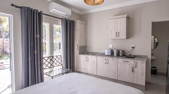 32 on Beardall Street