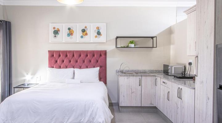 32 on Beardall Street