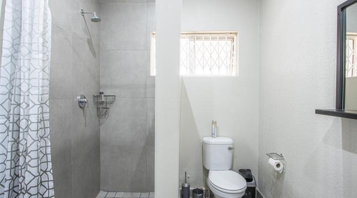 32 on Beardall Street