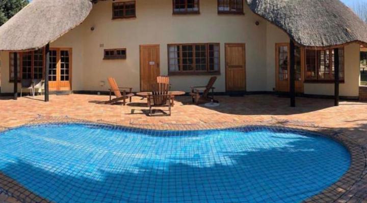 Champagne Lane Resort