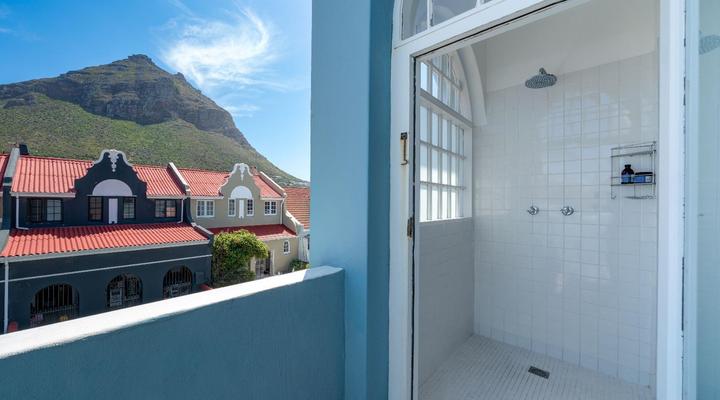 The Black Pearl, Surfers Corner, Muizenberg