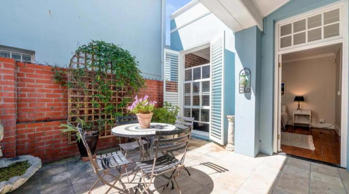 The Black Pearl, Surfers Corner, Muizenberg