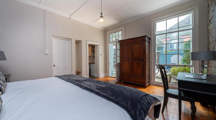 The Black Pearl, Surfers Corner, Muizenberg