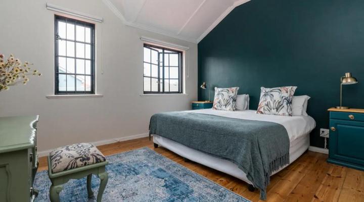 The Black Pearl, Surfers Corner, Muizenberg