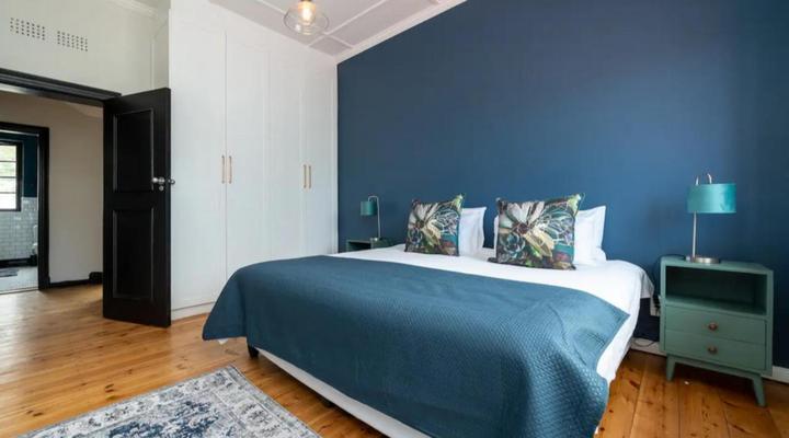 The Black Pearl, Surfers Corner, Muizenberg