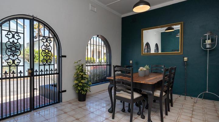 The Black Pearl, Surfers Corner, Muizenberg