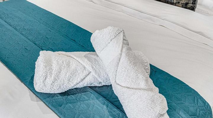 Unit 2008 Ellipse Waterfall