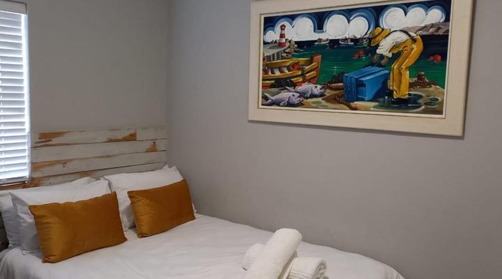 25 On Main Struisbaai