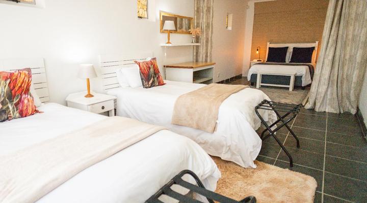 25 On Main Struisbaai