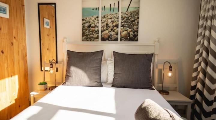 25 On Main Struisbaai