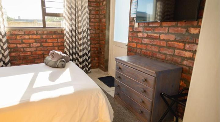 25 On Main Struisbaai