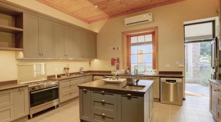 Almond Valley Manor & Cottages