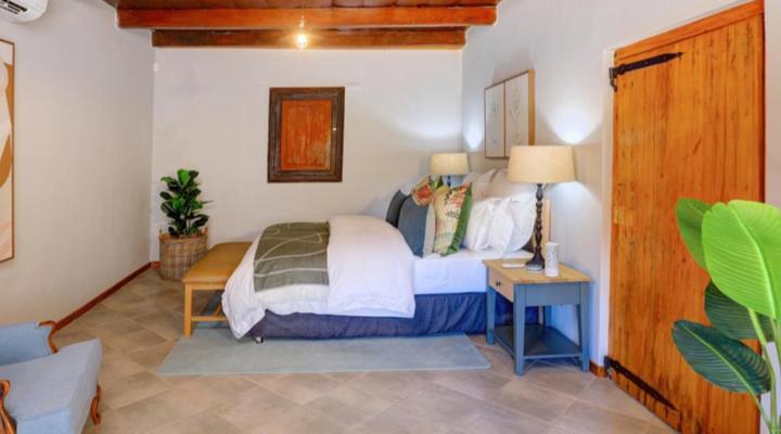 Almond Valley Manor & Cottages