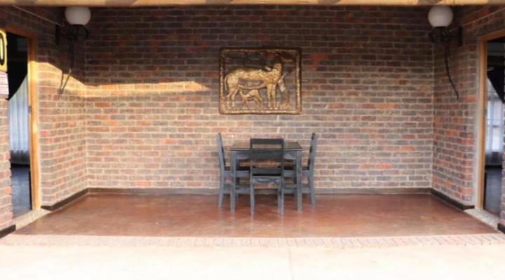 Sundowners Game Lodge