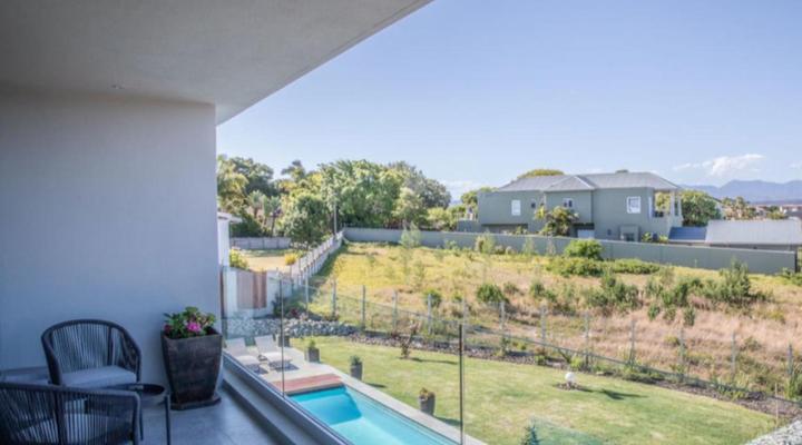 Hilltop Bayview Luxury Apartments