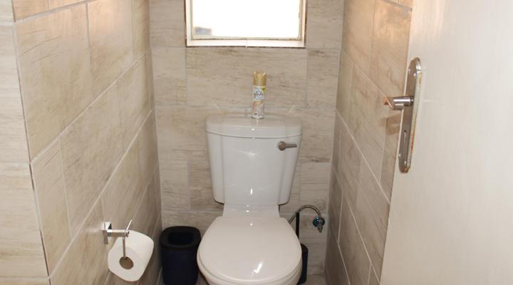 Emperor Lodge and Tours