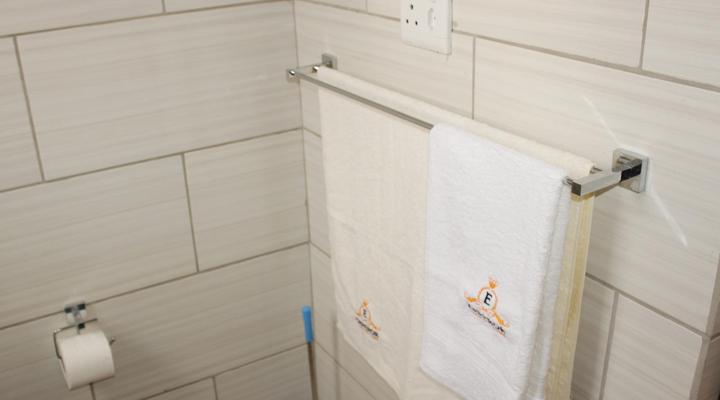 Emperor Lodge and Tours