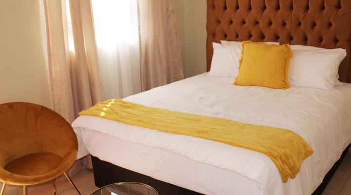 Emperor Lodge and Tours